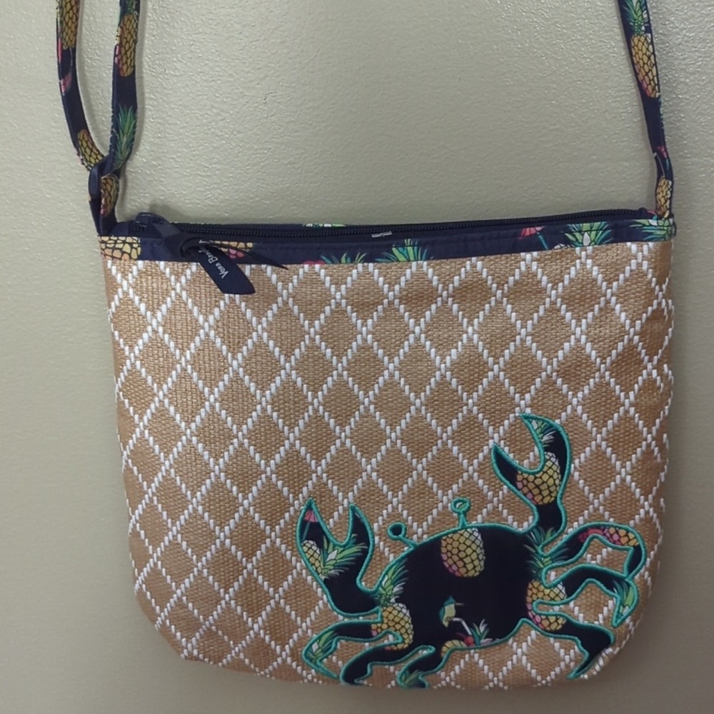 Vera Bradley straw Beach bag with Crab in Toucan Party print on the front NEW!